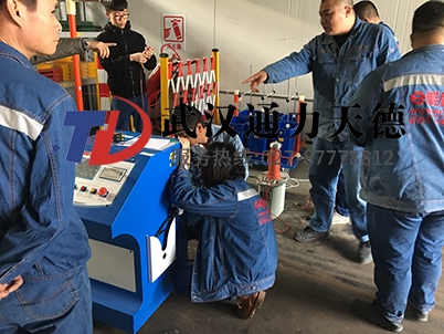 廣州番禺供電局絕緣工器具試驗(yàn)現(xiàn)場